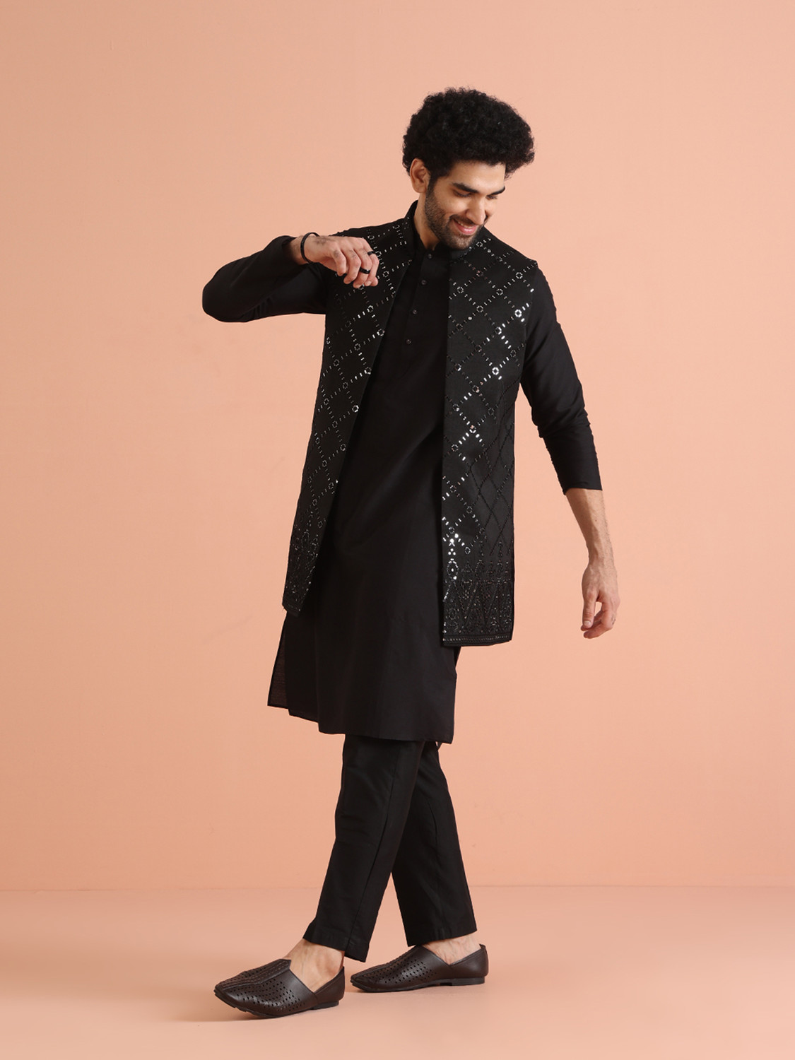 Image of Kisah Men Kurta Pant Ethnic Jacket Set