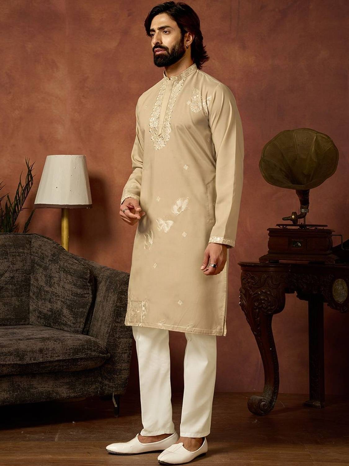 House of Pataudi Men Embroidered A-line Kurta - Image 3