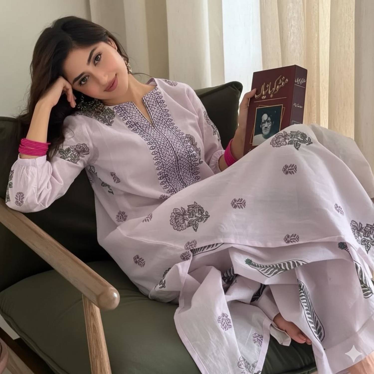 Gosriki Women Kurti Pant Set