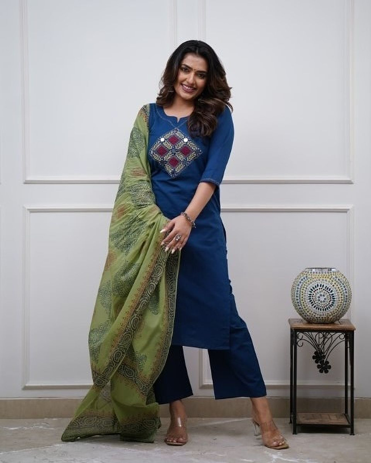Image of KIYAARA CREATION Women Kurti Pant Dupatta Set
