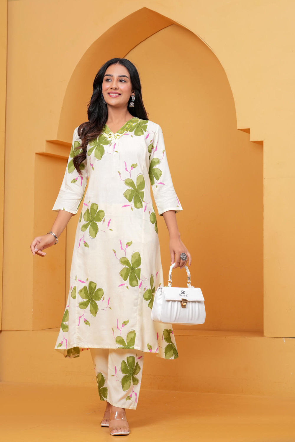 Image of Saddhvi Women Kurta Pant Set