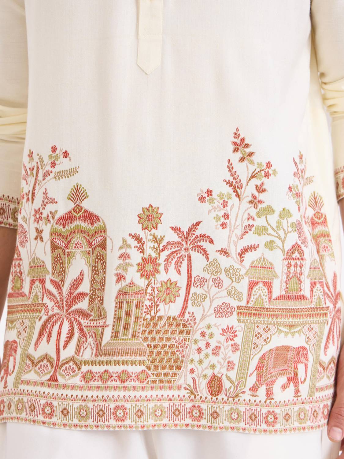 House of Pataudi Men Kurta Pyjama Set - Image 2