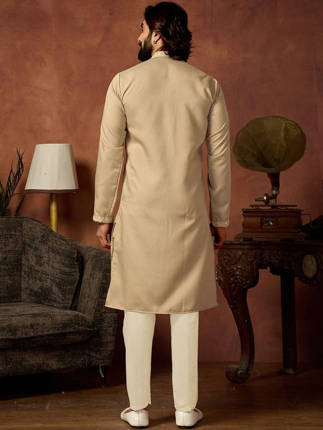 House of Pataudi Men Embroidered A-line Kurta - Image 5