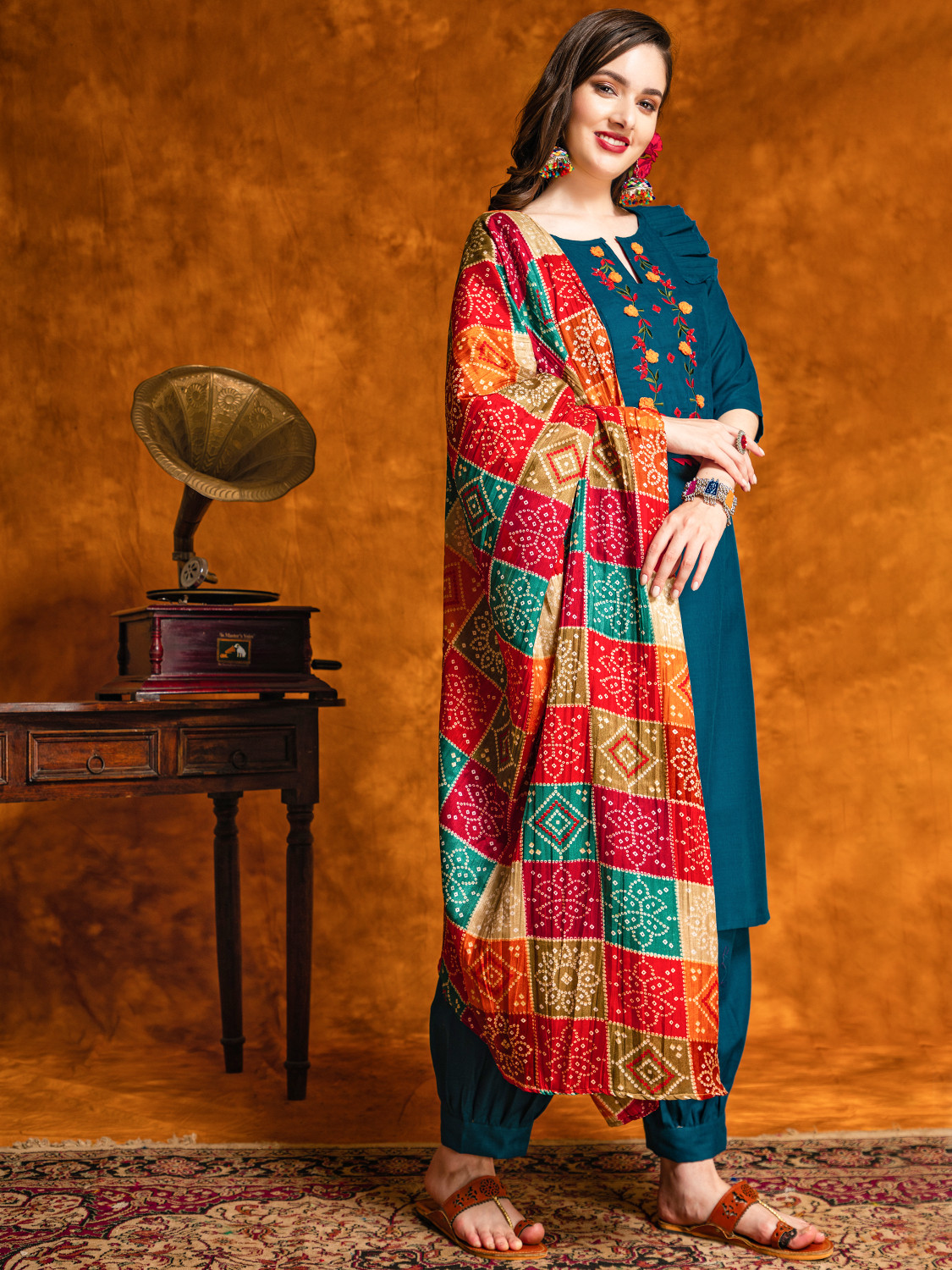 Image of Youthnic Women Kurta Patiala Dupatta Set