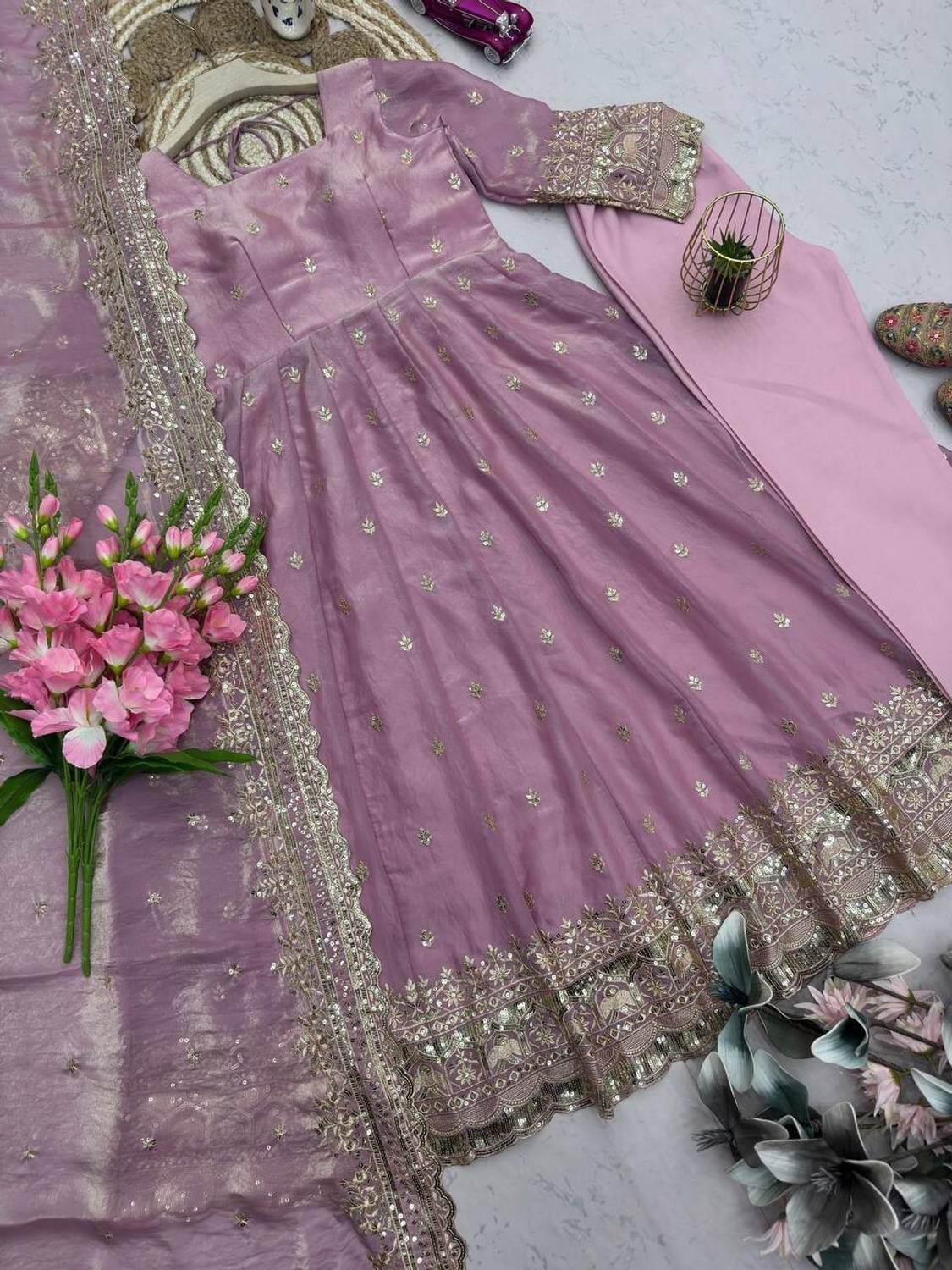Dresser Women Kurta Pant Dupatta Set - Image 4