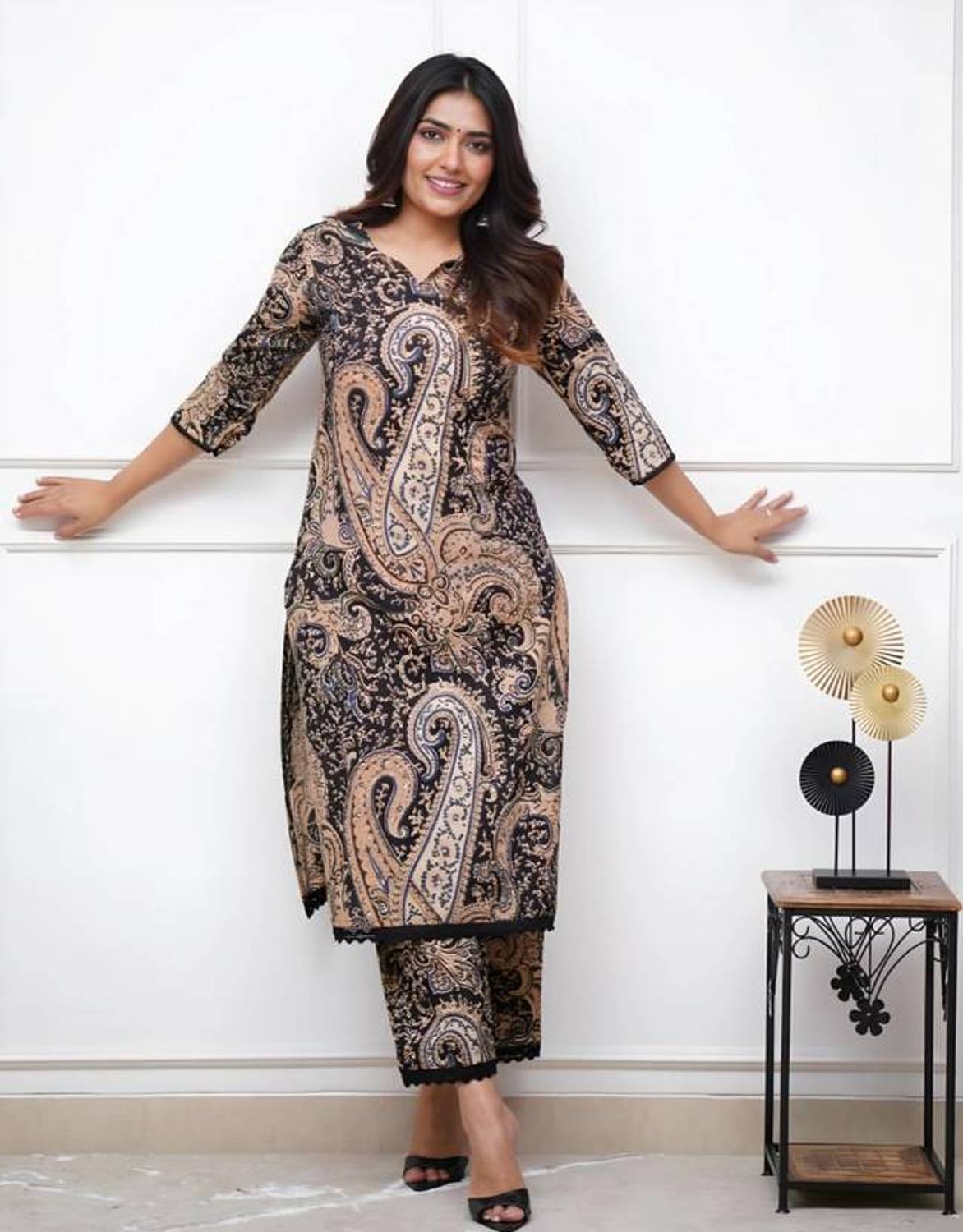 Uroos Women Kurta Pant Set
