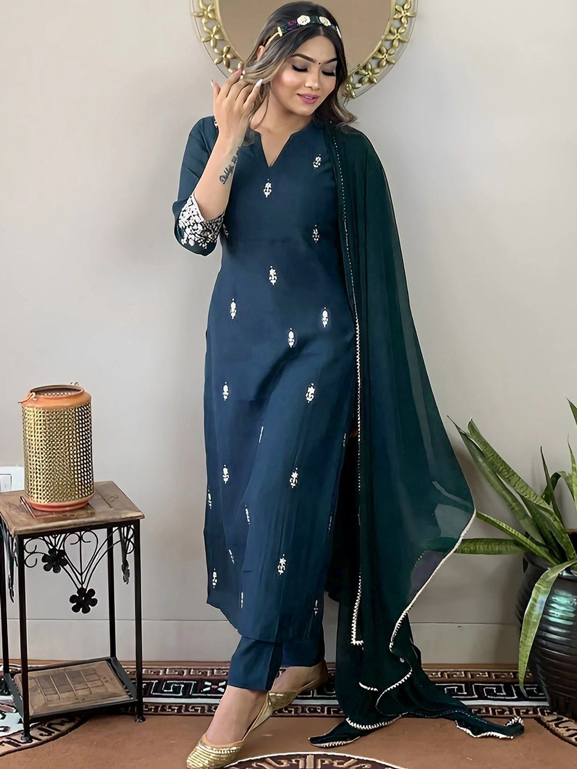 Image of pinfit Women Kurta Pant Dupatta Set