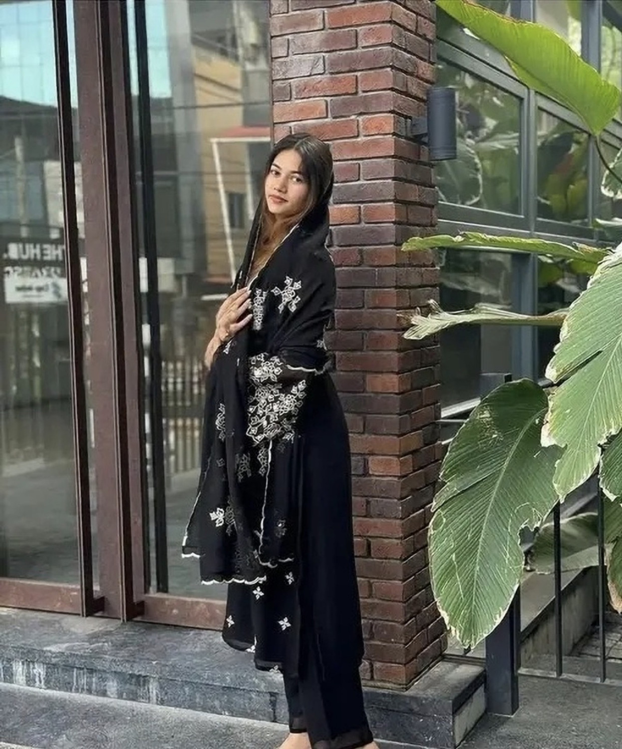 Image of W E A R I A L Women Georgette Kurta Pant Dupatta Set