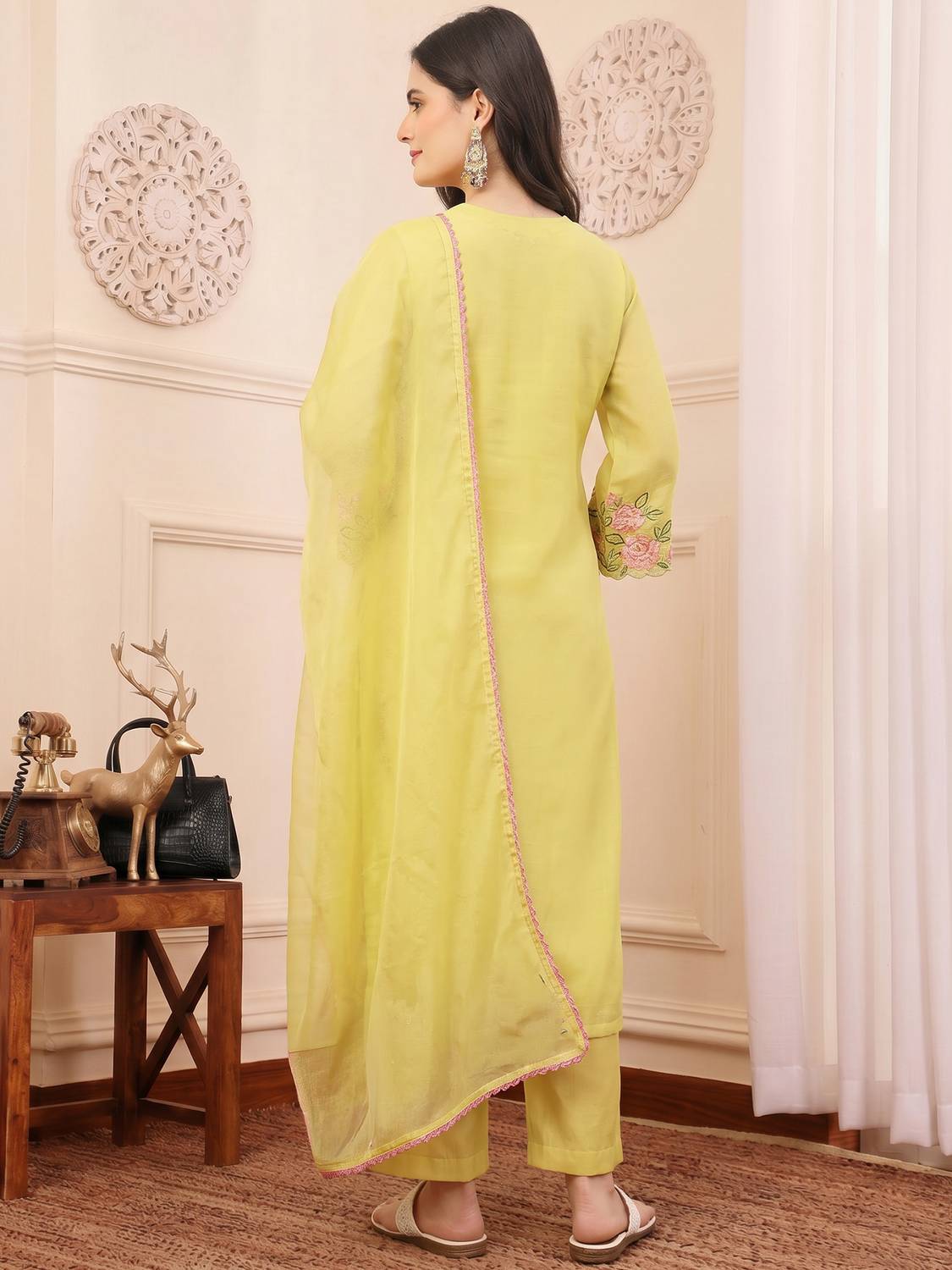 Women Chanderi Kurta Pant Dupatta Set - Image 3