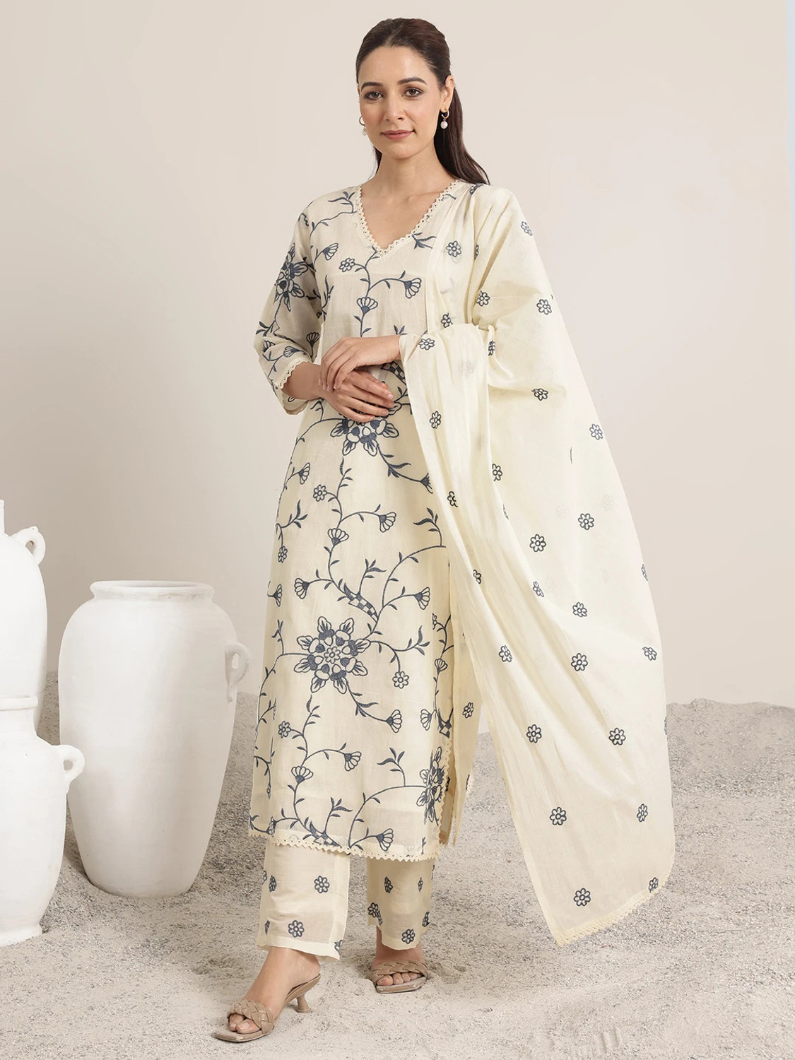 Image of LIBAS Women Kurta Pant Dupatta Set