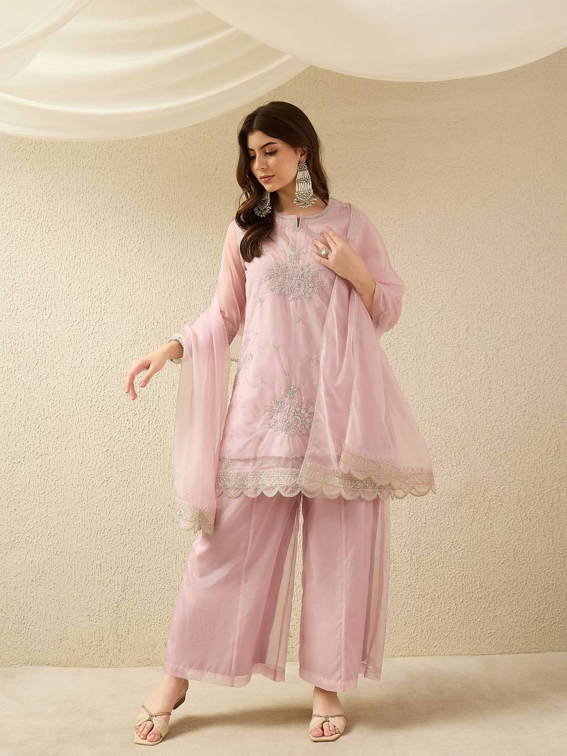 AVANSHEE Women Kurta Palazzo Dupatta Set
