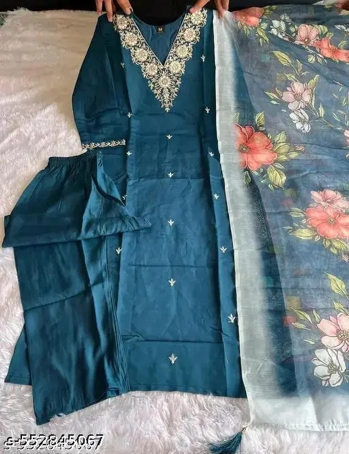 Image of MEERAVYAENTERPRISE Women Kurta Pant Dupatta Set