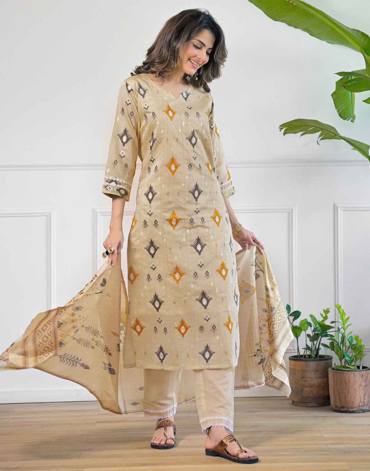 Image of Skylee Women Chanderi Kurta Pant Dupatta Set