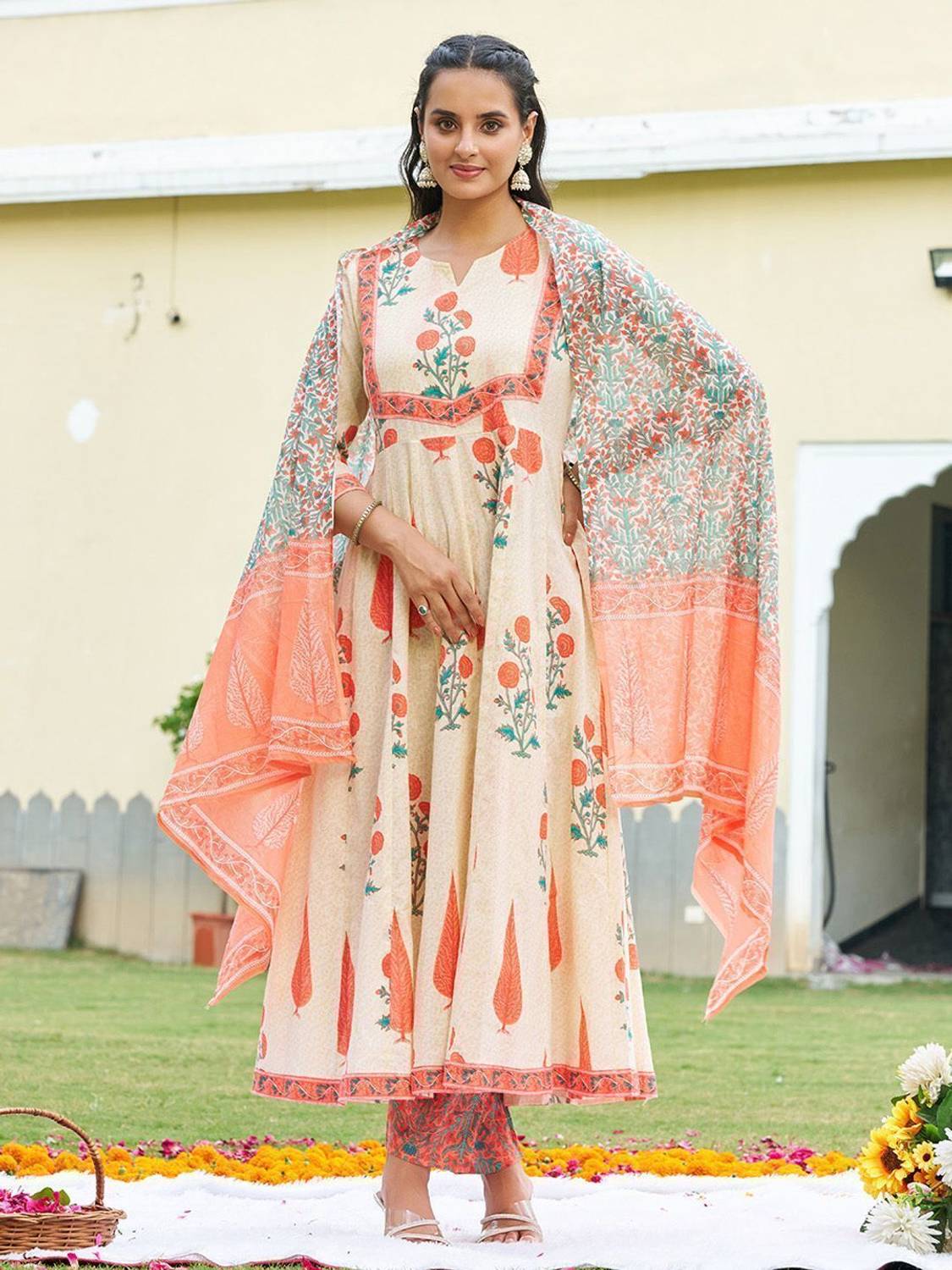 berrylicious Women Kurta Pant Dupatta Set