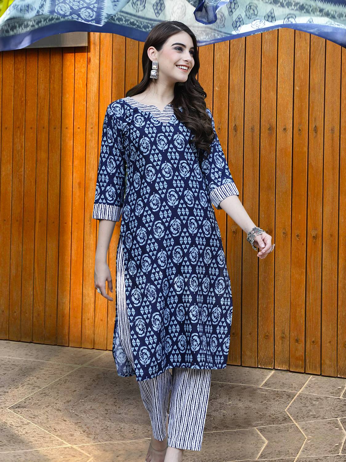 7Threads Women Kurta Pant Dupatta Set