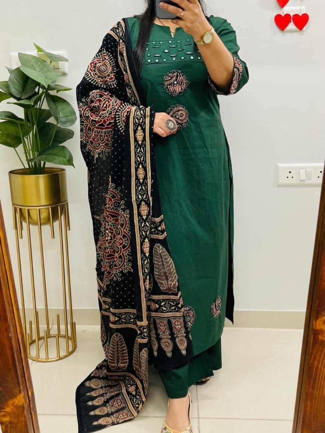 Image of SHREEPADSAREES Women Kurta Pant Dupatta Set