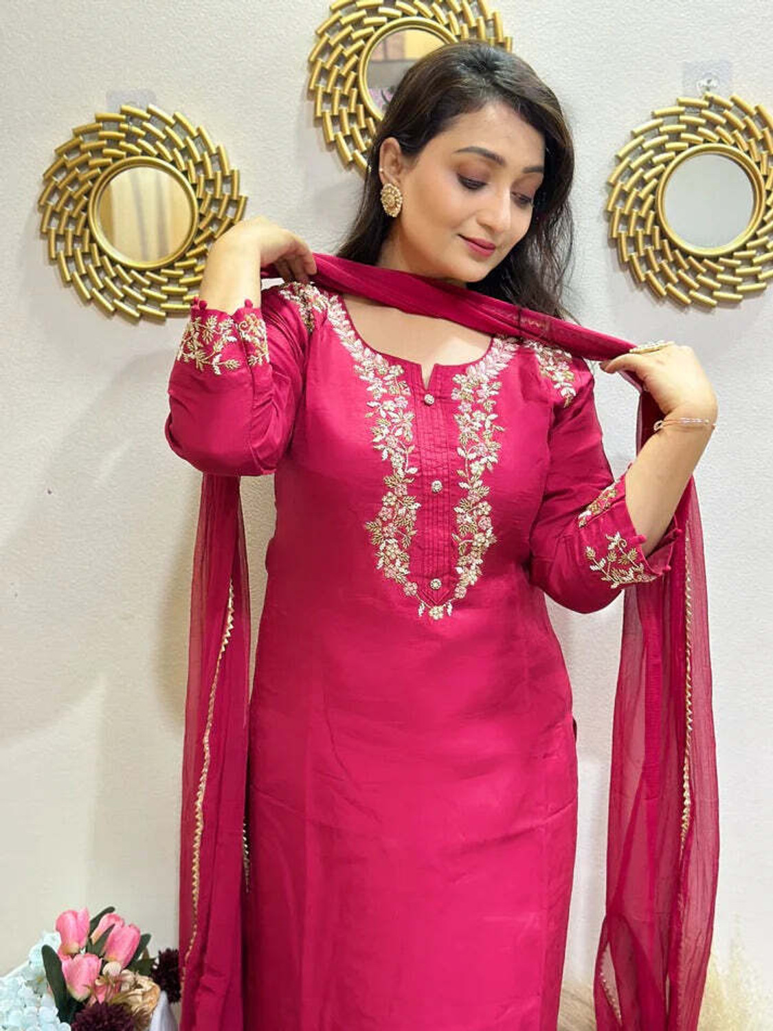 Image of kanjivarni Women Kurta Pant Dupatta Set