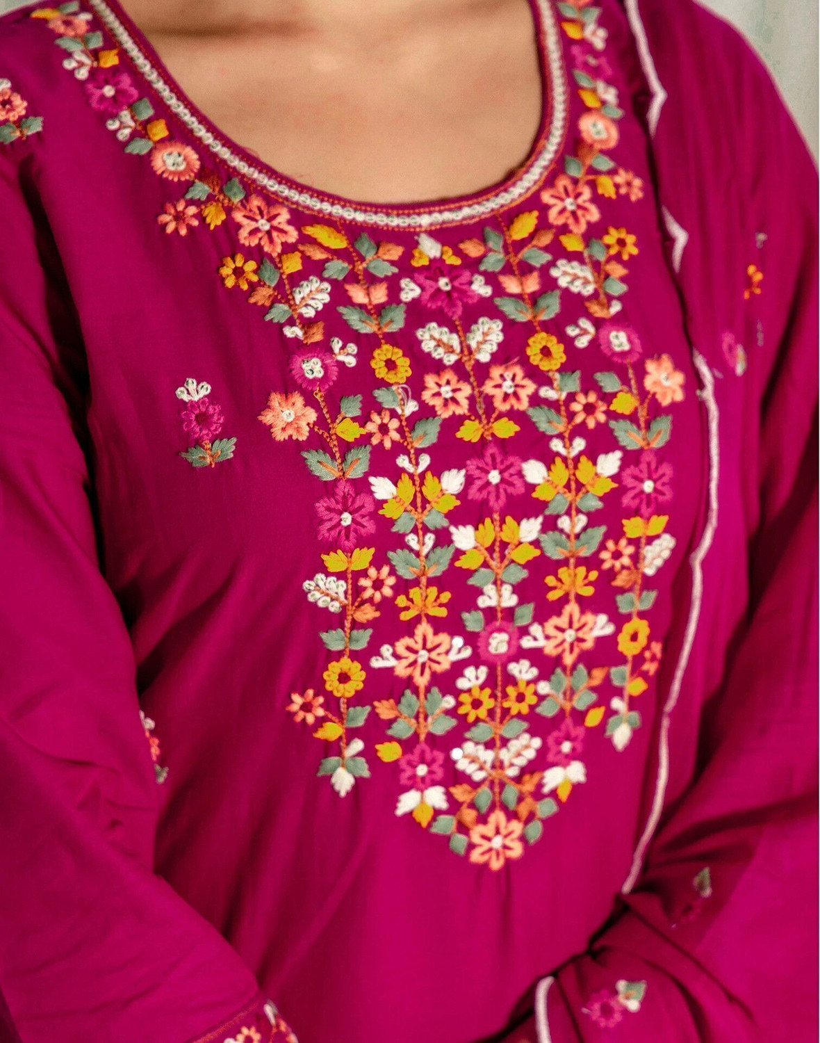 Image of Skylee Women Kurta Pant Dupatta Set