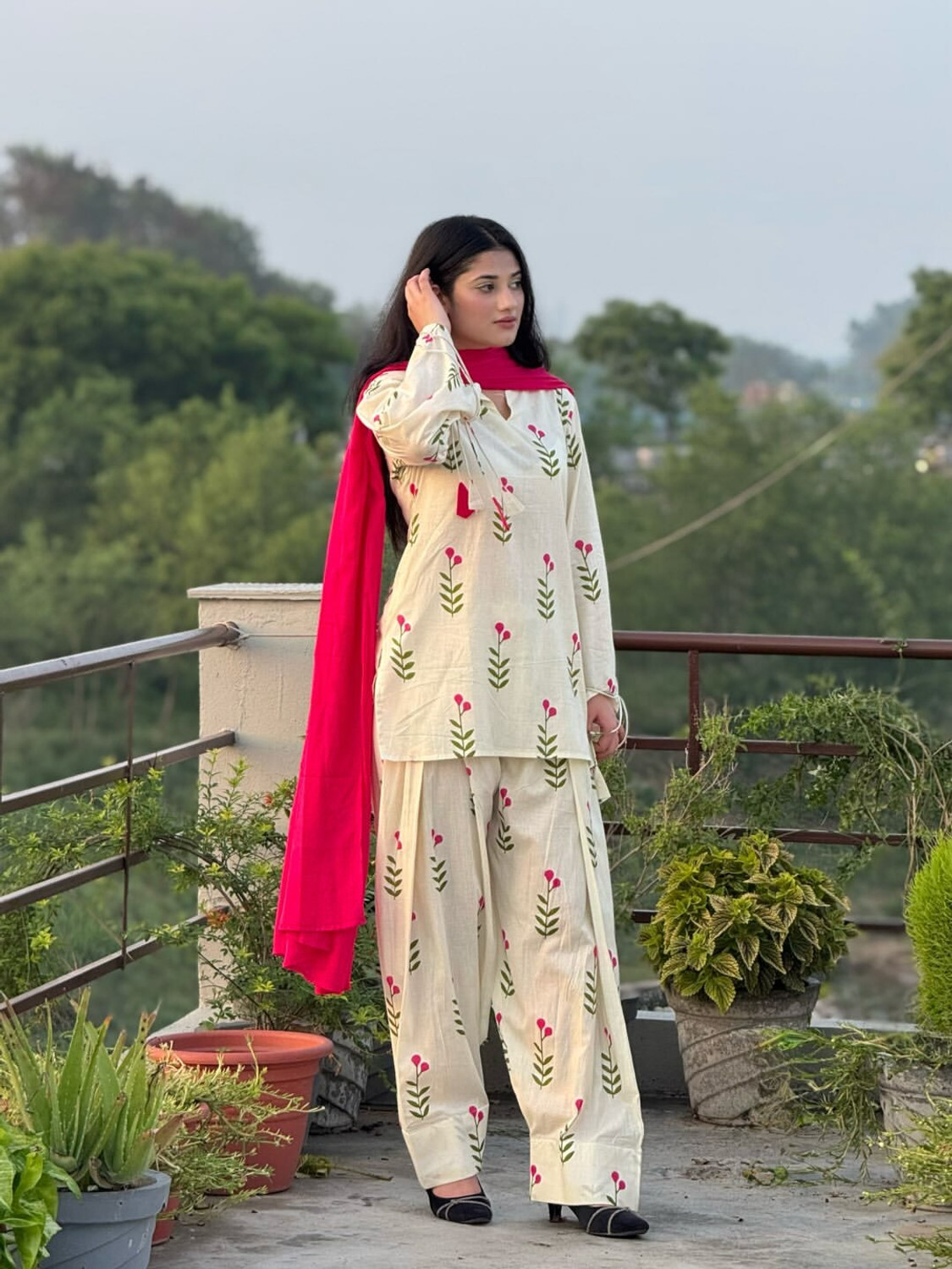 Image of Udbhav Export Women Kurta Salwar Dupatta Set