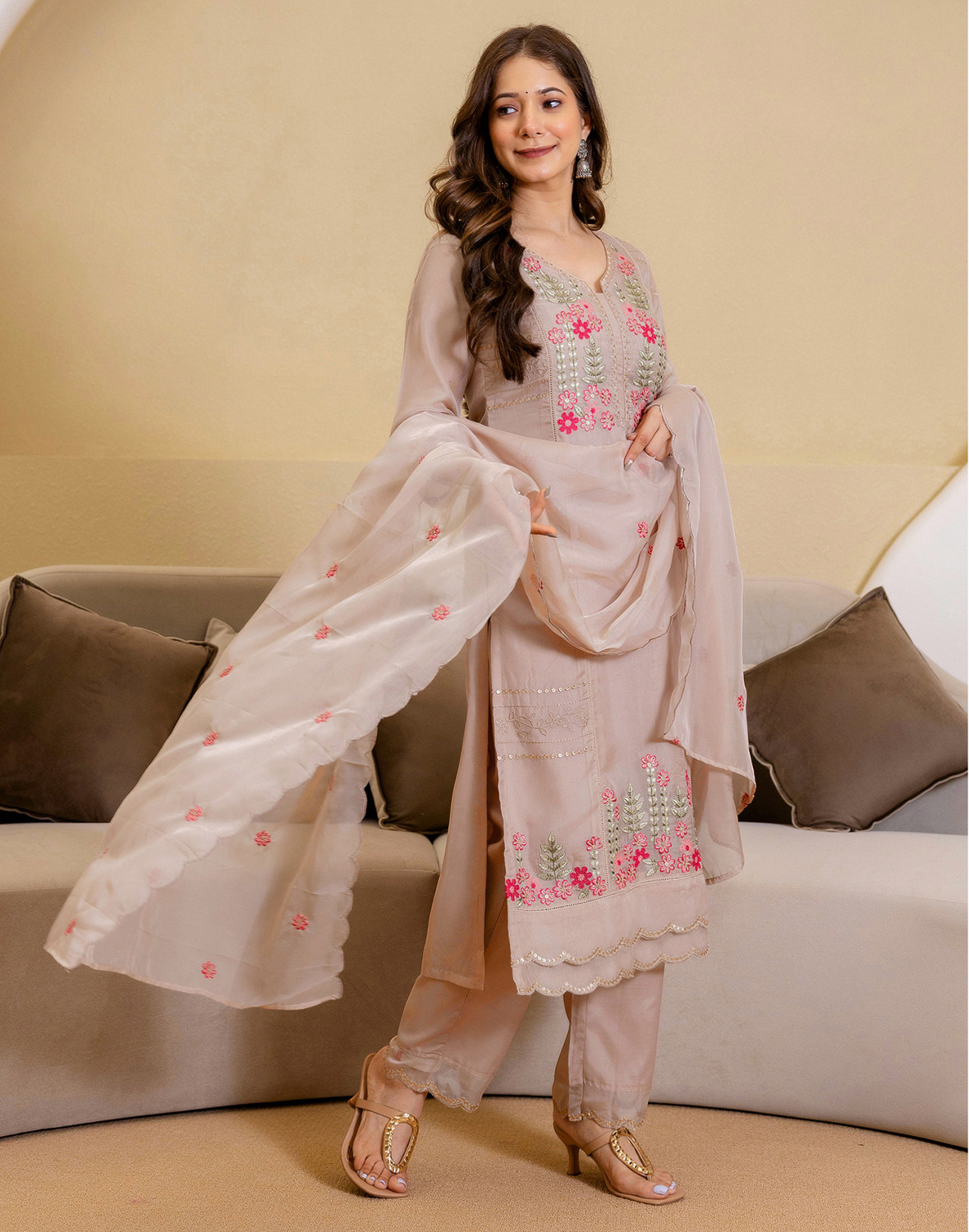 Image of Skylee Women Kurta Pant Dupatta Set