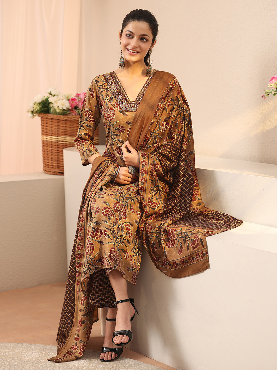 Image of GERUA BY LIBAS Women Kurta Pant Dupatta Set