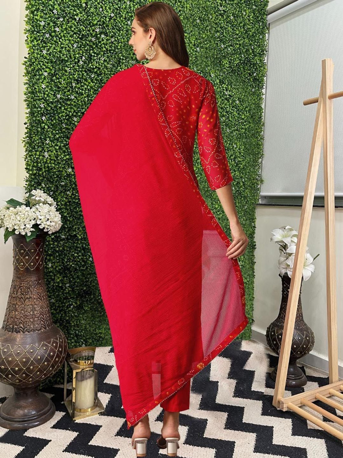 Image of Divastri Women Kurta Pant Dupatta Set