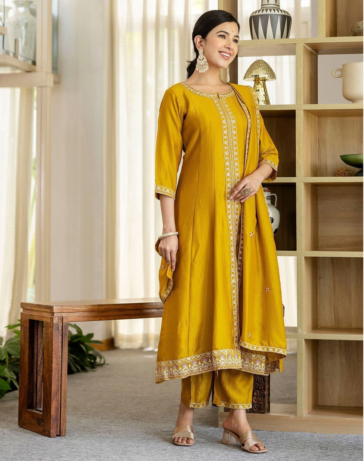 Image of Skylee Women Kurta Pant Dupatta Set