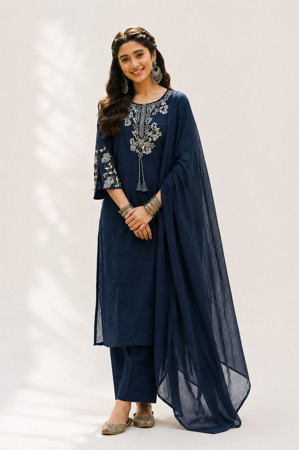 Image of KOMELY Women Kurta Pant Dupatta Set