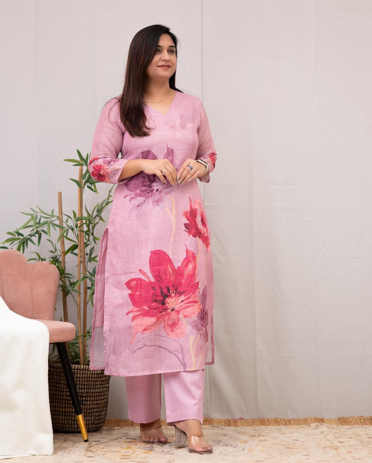 Image of Divastri Women Kurta Pant Set