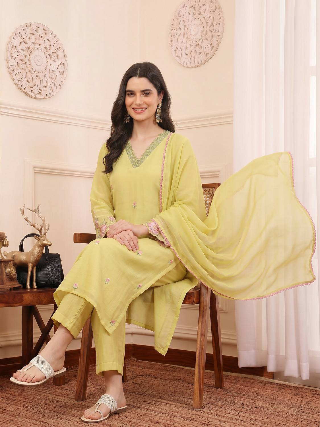 Women Chanderi Kurta Pant Dupatta Set - Image 4