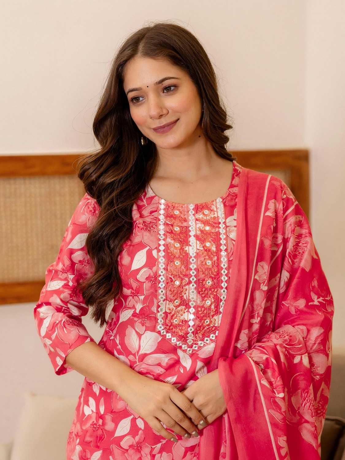 Image of Skylee Women Kurta Pant Dupatta Set