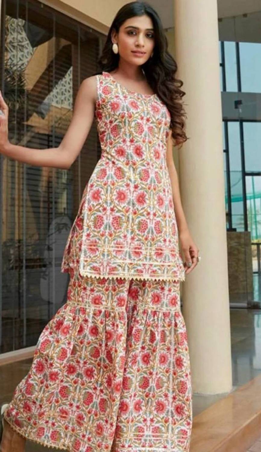 AAFAMI Women Kurti Sharara Set
