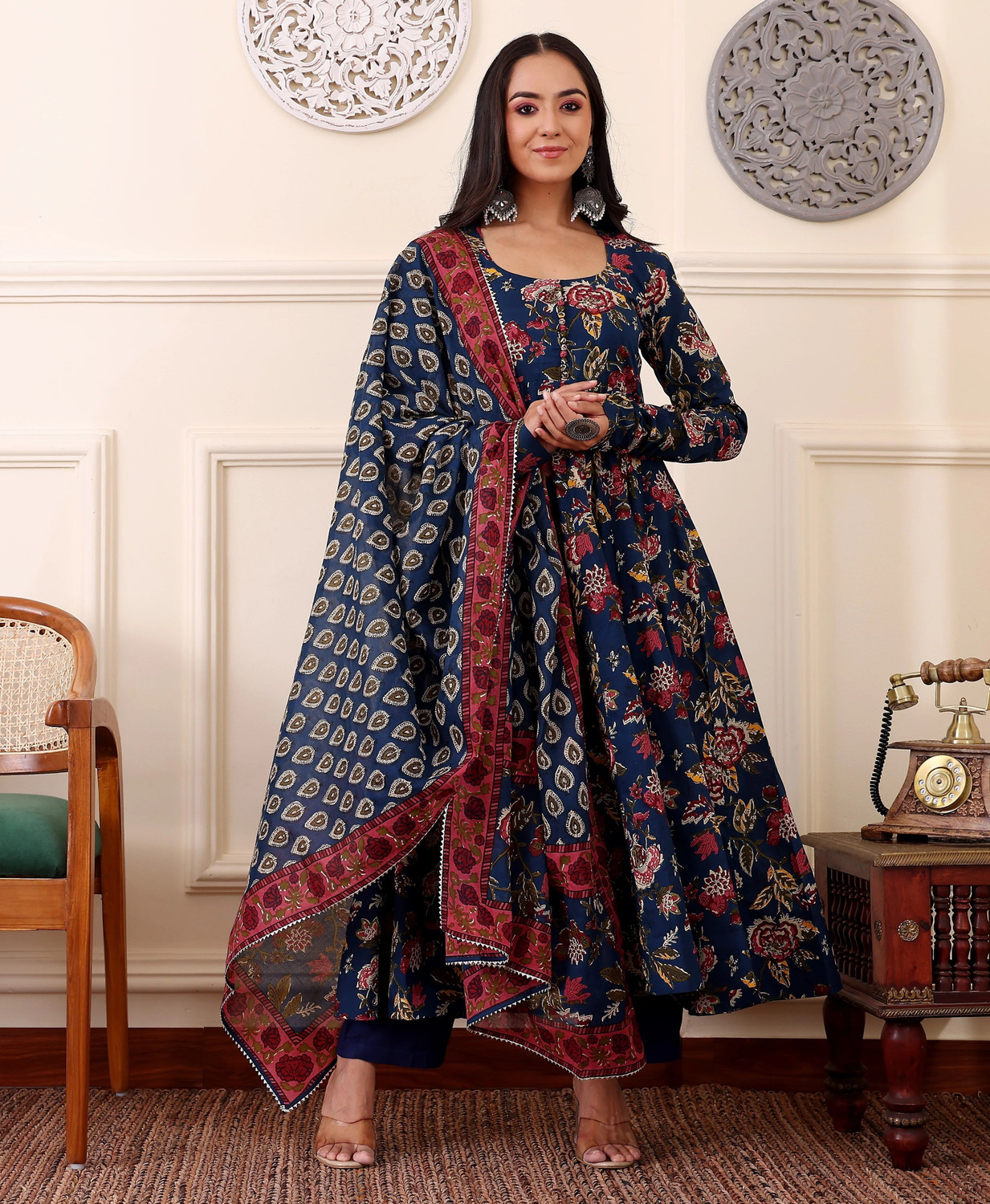 Image of Srilica Women Kurta Pant Attached Dupatta Set
