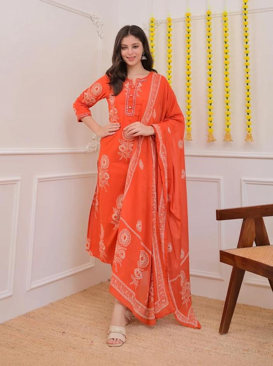 Image of DEE20 Women Kurta Pant Dupatta Set