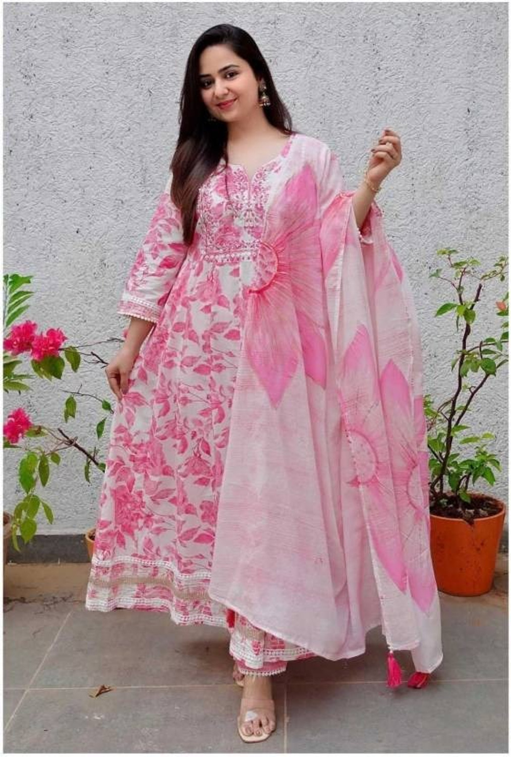 Image of ERT IRAWAT Women Kurta Pant Dupatta Set