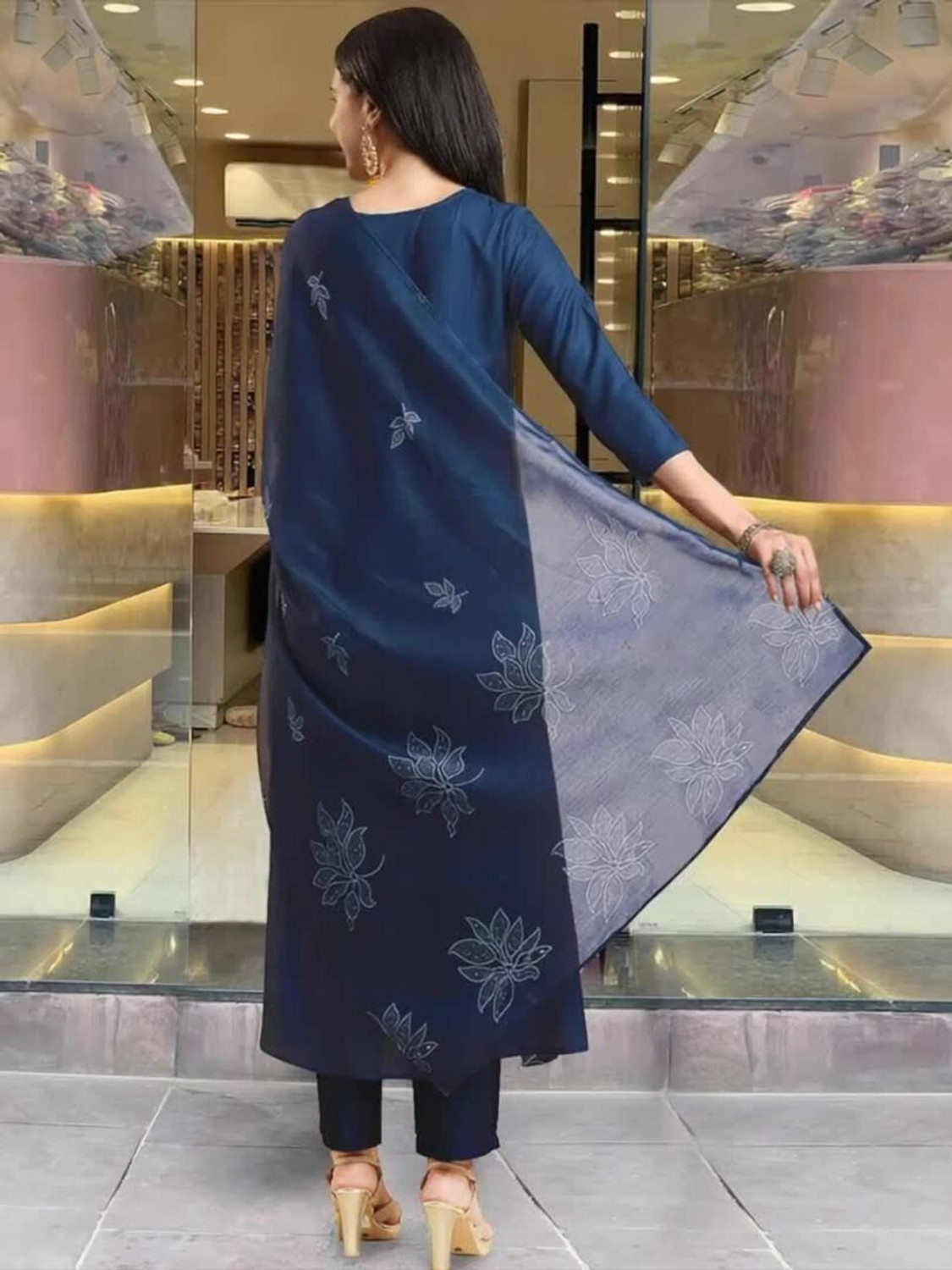 Image of Divastri Women Kurta Pant Attached Dupatta Set