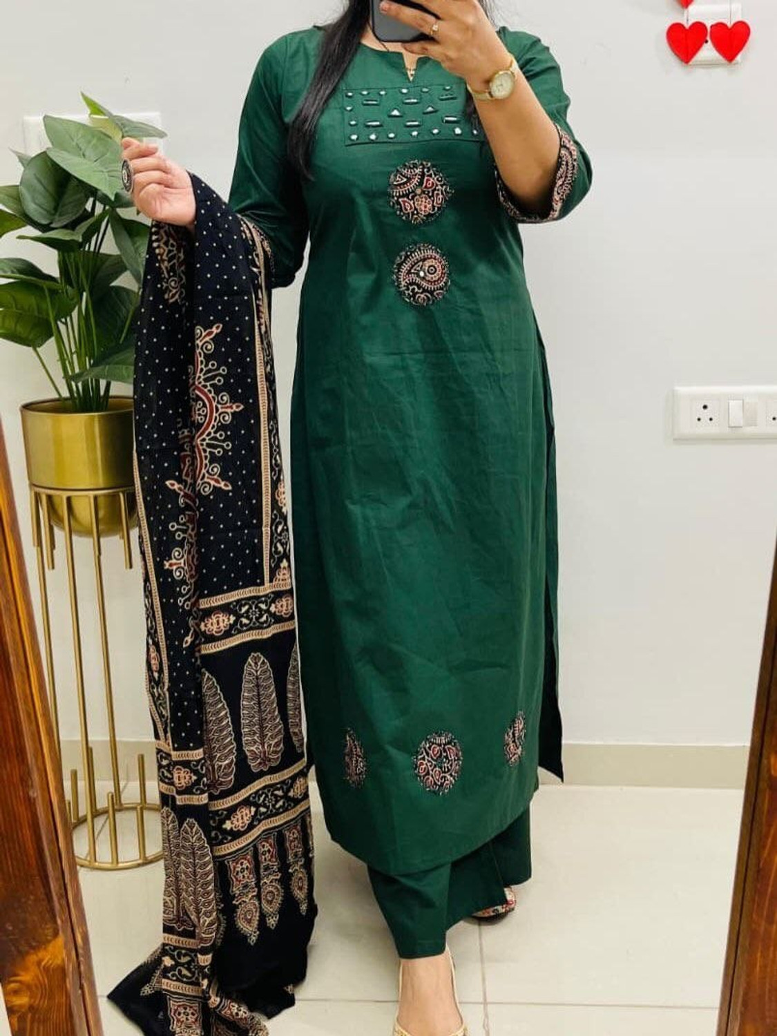 Image of SHREEPADSAREES Women Kurta Pant Dupatta Set