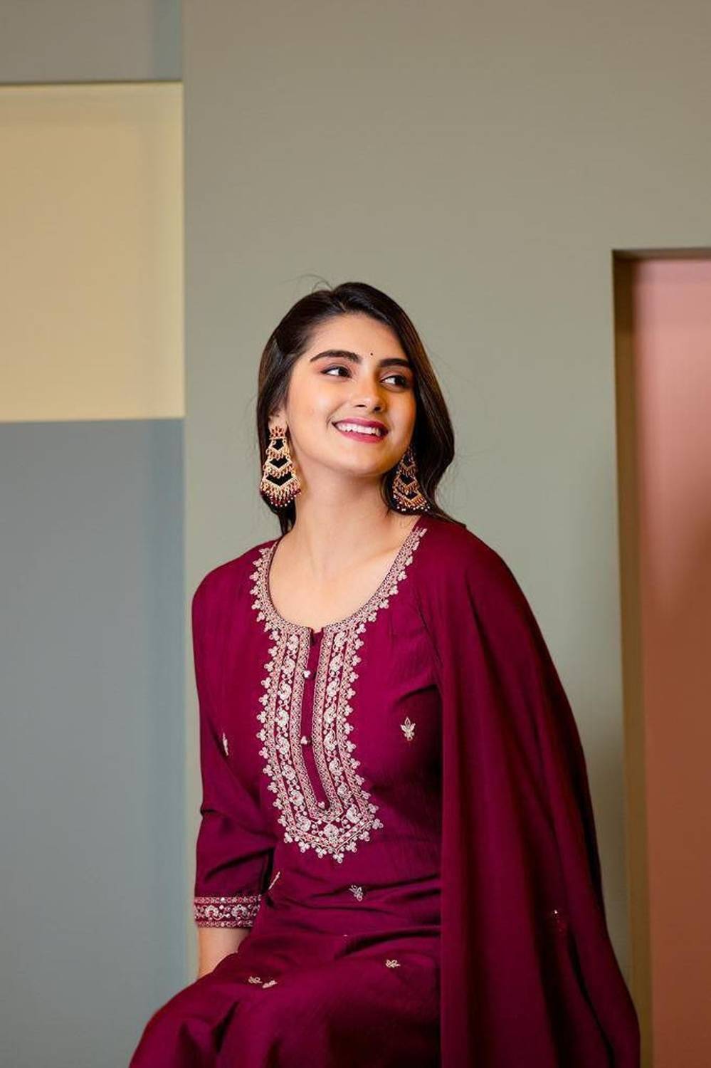 VIEW Creation Women Kurti Pant Dupatta Set - Image 2