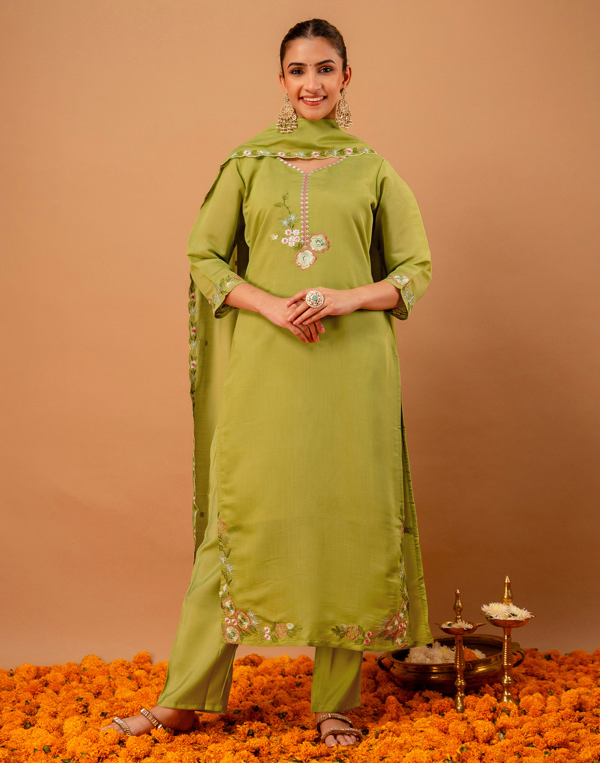 Image of Skylee Women Chanderi Kurta Pant Dupatta Set