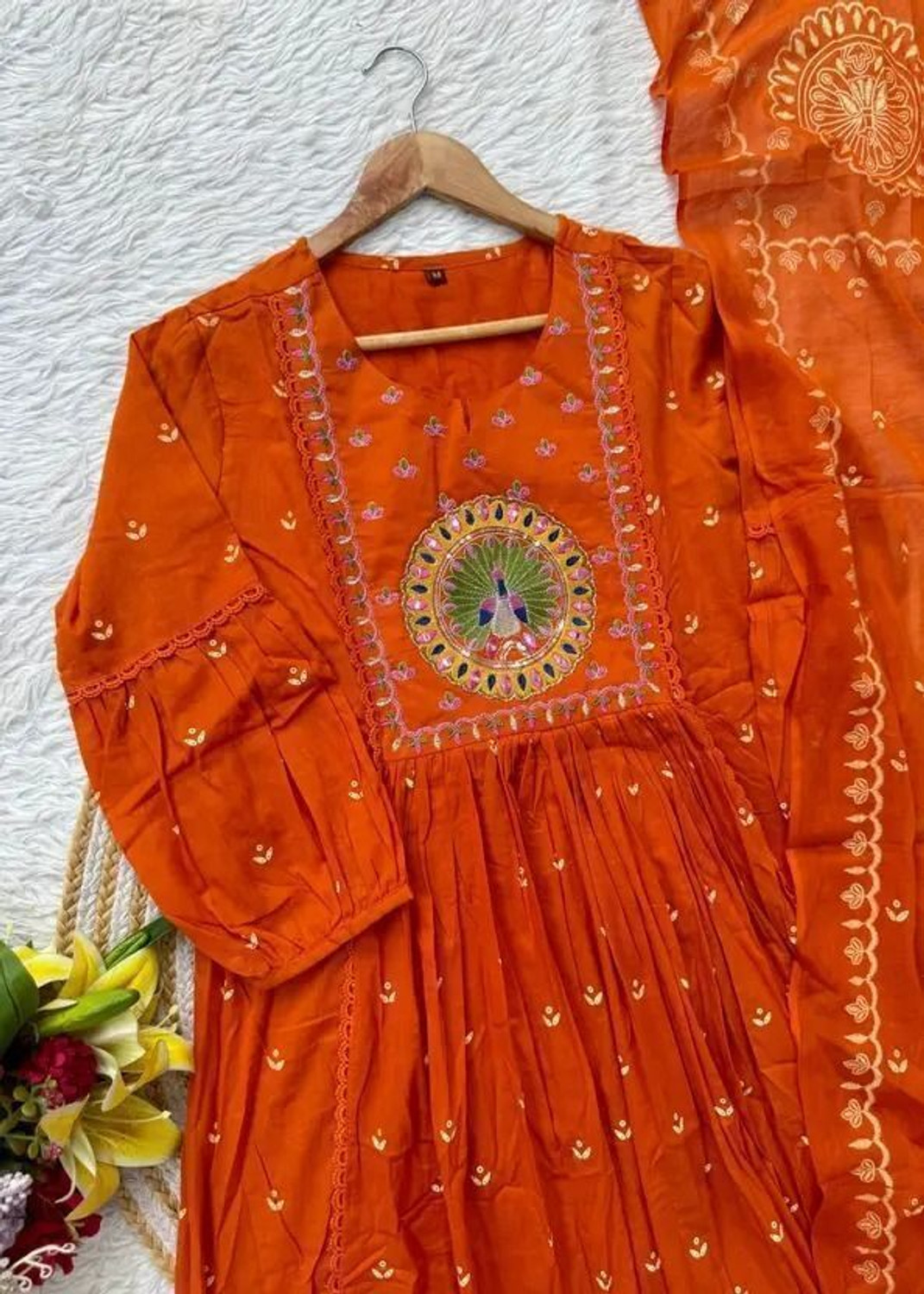 Image of Divastri Women Kurta Pant Dupatta Set