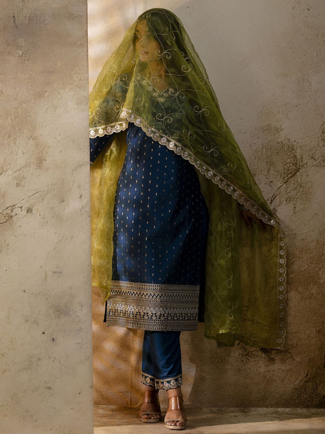 Image of VredeVogel Women Kurta Pant Dupatta Set