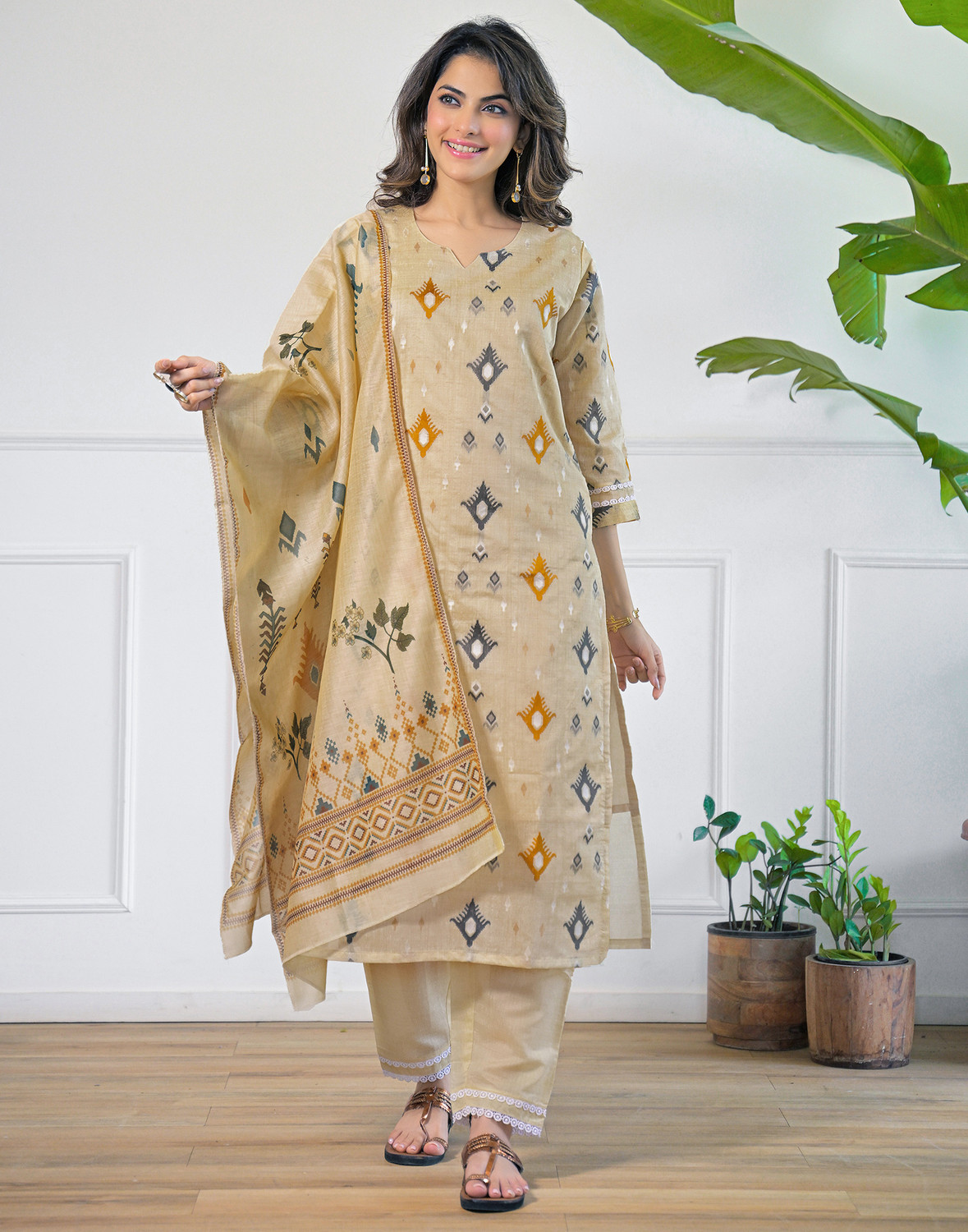 Image of Skylee Women Chanderi Kurta Pant Dupatta Set