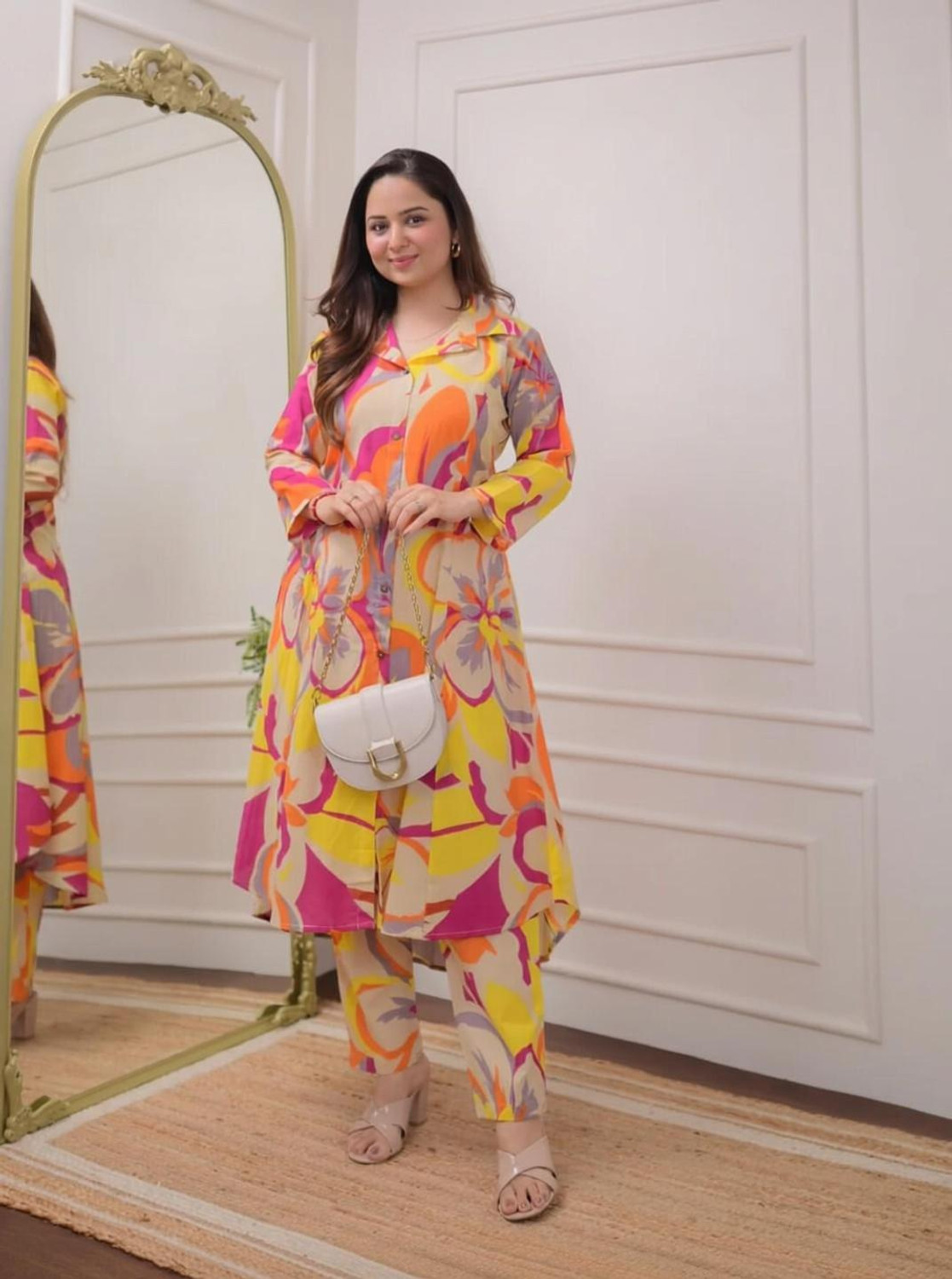 Image of Gaurangiii Women Kurta Pant Set