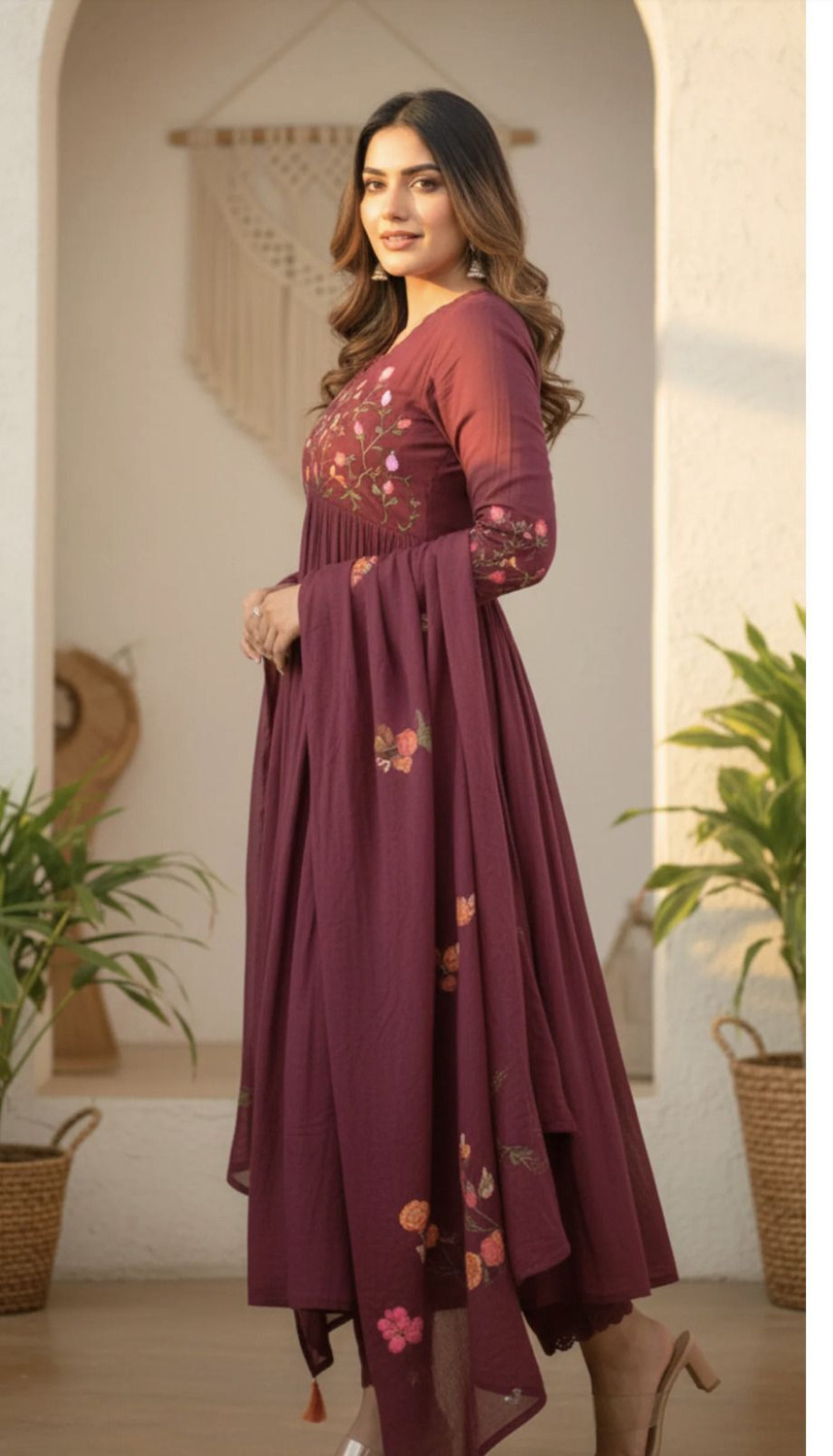 Image of WGC Women Kurti Pant Dupatta Set