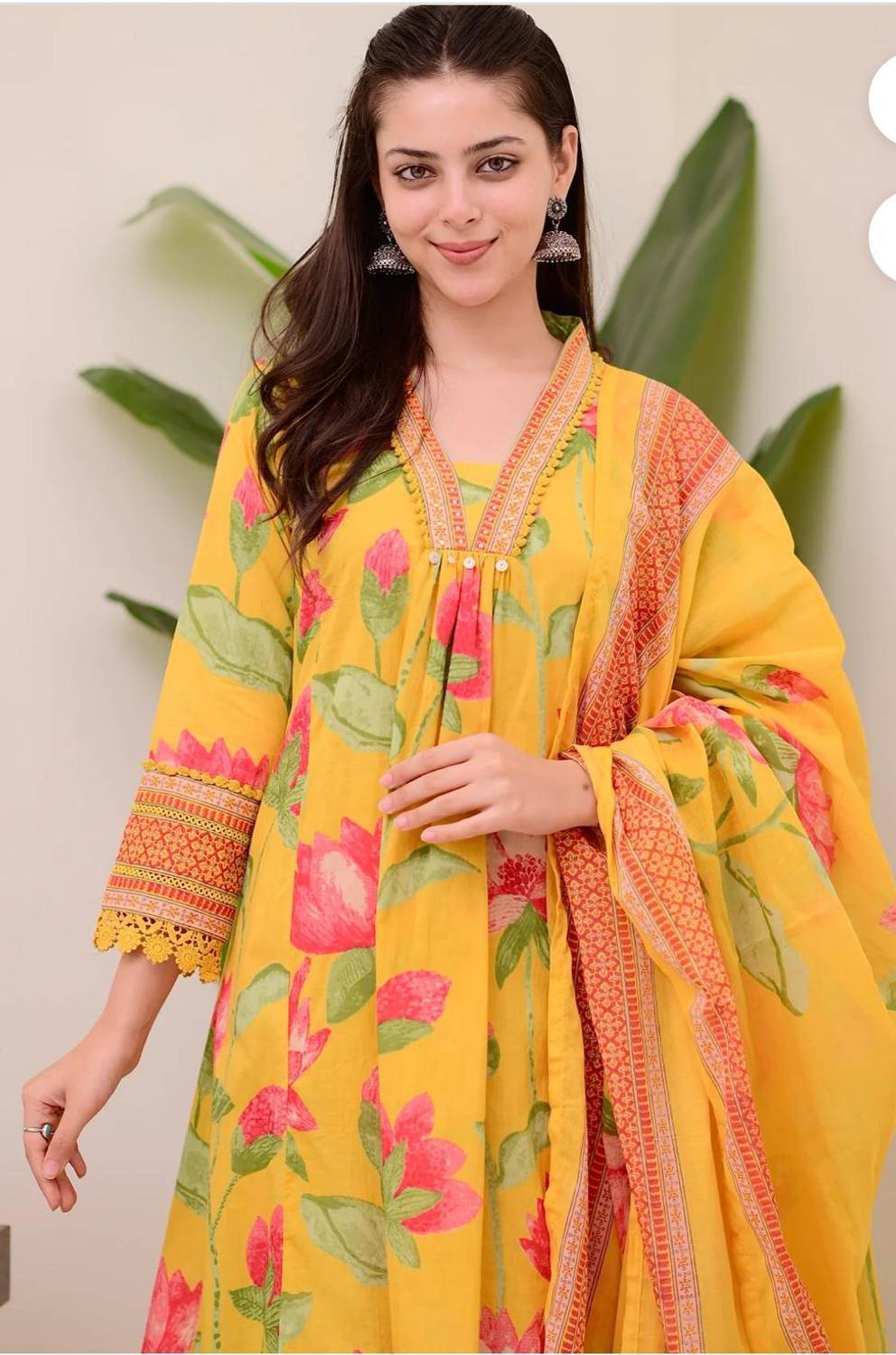 Maadwara Embroidered Kurta Set - Image 4