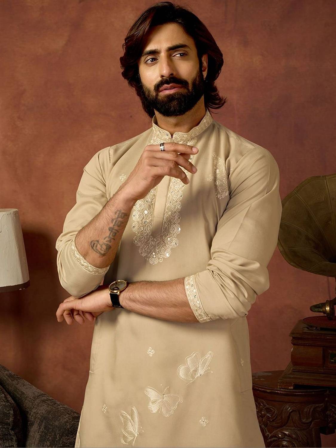 House of Pataudi Men Embroidered A-line Kurta - Image 4
