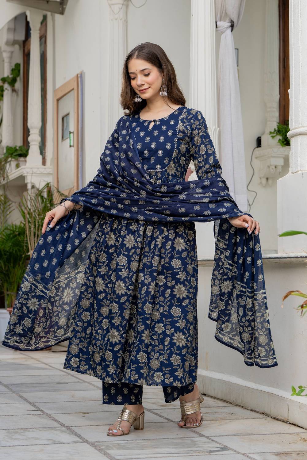 JOTAD Women Kurta Pant Dupatta Set