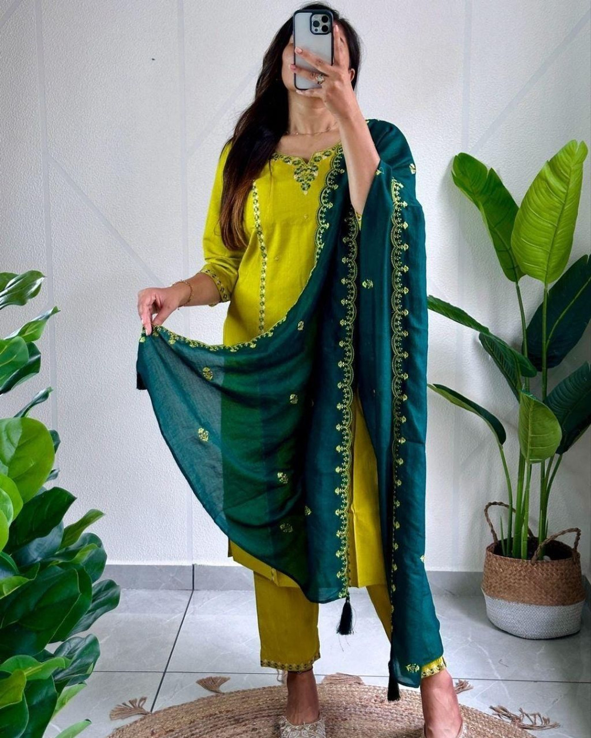 Image of vimuri Women Kurta Pant Dupatta Set