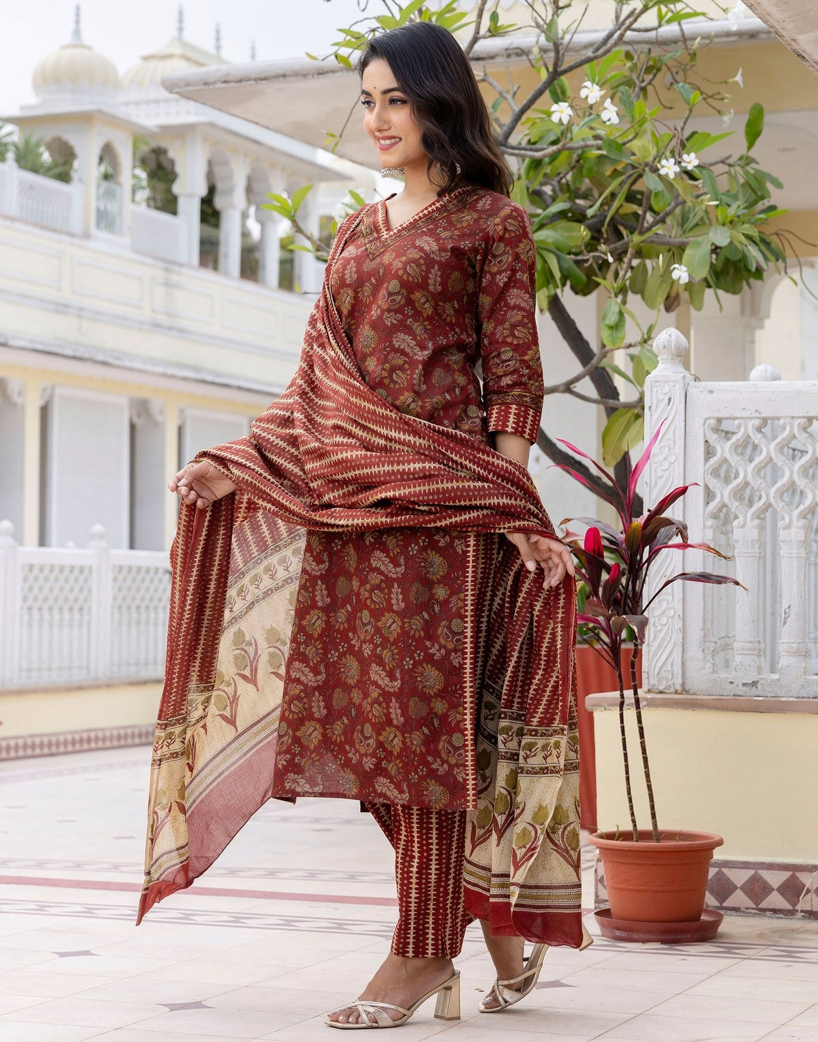 Image of Samah Women Kurta Pant Dupatta Set