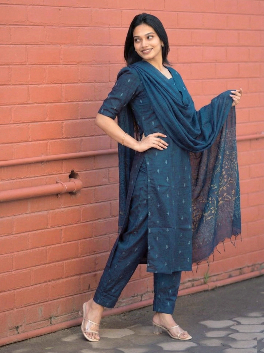 Image of Gosriki Women Kurta Pant Dupatta Set